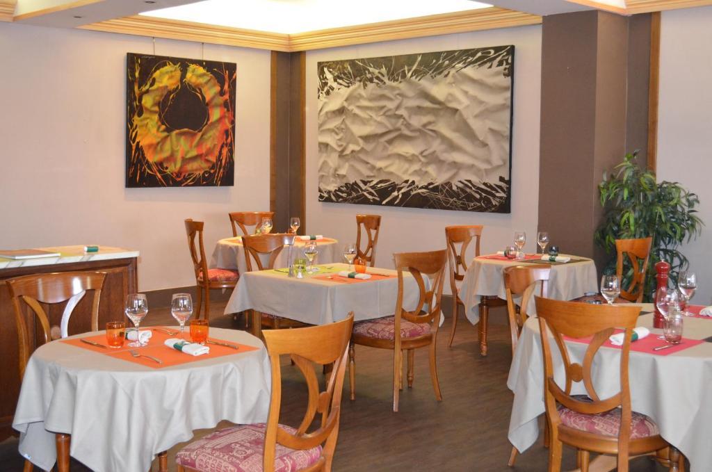 Hotel Le Beau Site Gien Zewnętrze zdjęcie