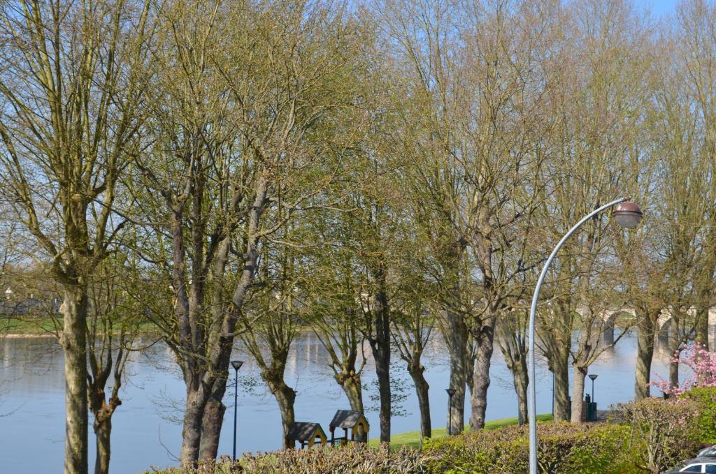 Hotel Le Beau Site Gien Zewnętrze zdjęcie