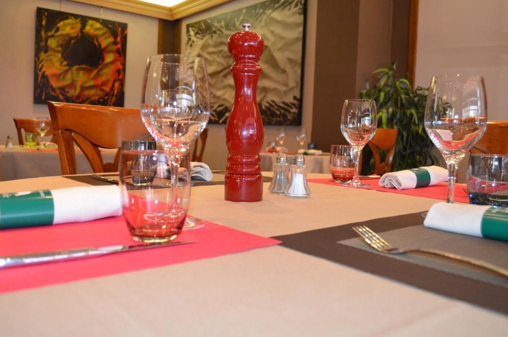 Hotel Le Beau Site Gien Zewnętrze zdjęcie